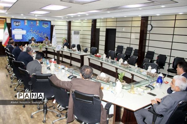 جلسه گروه بهبود کیفیت سواد‌آموزی آموزش و پرورش استان بوشهر