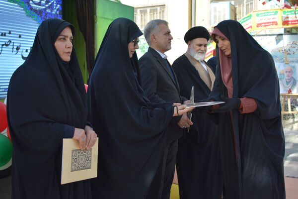 طنین زنگ انقلاب در بهارستان‌دو 