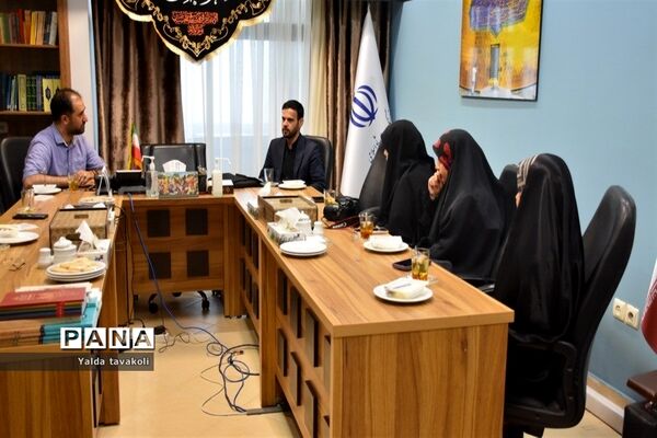 جلسه تفاهم‌نامه همکاری بین روابط‌ عمومی ادارات آموزش و پرورش و دانش‌آموزان خبرنگار در مشهد