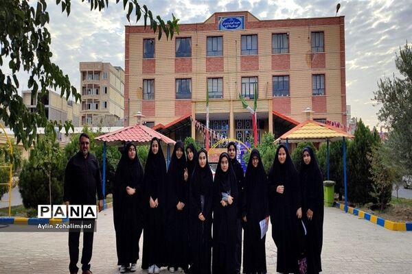اعزام دانش‌آموزان دختر رباط‌کریم به اردوی یاورمربیان