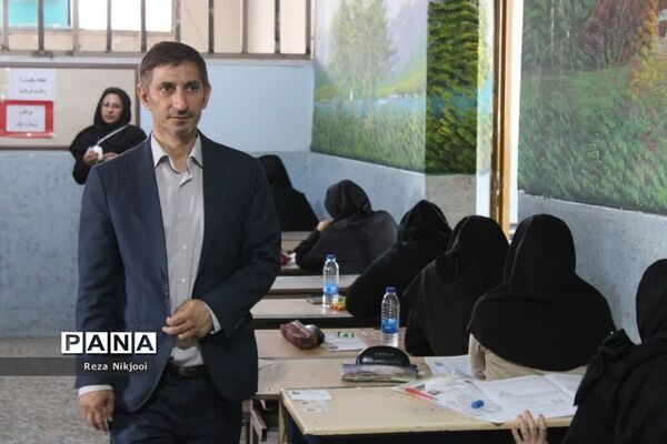 آزمون استخدامی دبیری در ناحیه یک بهارستان