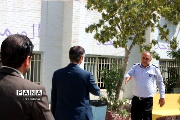 آزمون استخدامی دبیری در ناحیه یک بهارستان