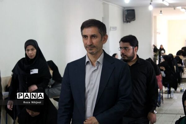 آزمون استخدامی دبیری در ناحیه یک بهارستان