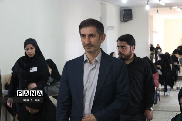 آزمون استخدامی دبیری در ناحیه یک بهارستان