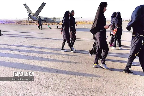 حضور دانش‌آموزان سمپاد منطقه ۱۲ در پارک ملی هوا و فضای تهران و پایگاه پهپاد شهر کاشان