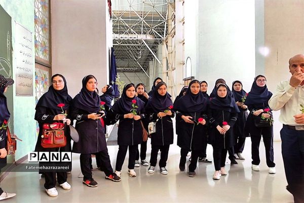 حضور دانش‌آموزان سمپاد منطقه ۱۲ در پارک ملی هوا و فضای تهران و پایگاه پهپاد شهر کاشان