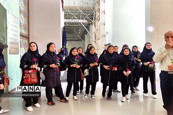 حضور دانش‌آموزان سمپاد منطقه ۱۲ در پارک ملی هوا و فضای تهران و پایگاه پهپاد شهر کاشان