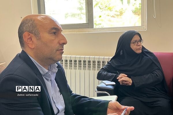 جلسه آموزشی توجیهی ارزیابی دستگاهی سال ۱۴۰۱ در آموزش و پرورش رودهن