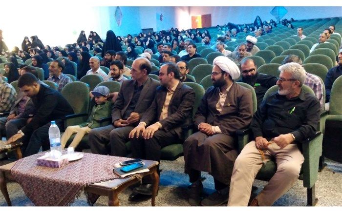 باید در مدارس به دانش‌آموزان میدان داده شود