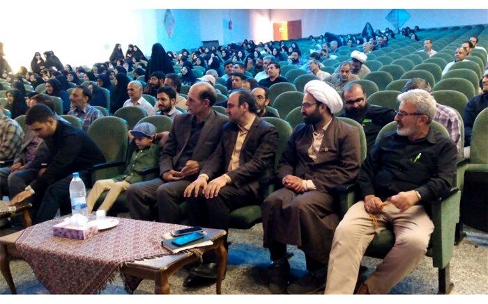 باید در مدارس به دانش‌آموزان میدان داده شود