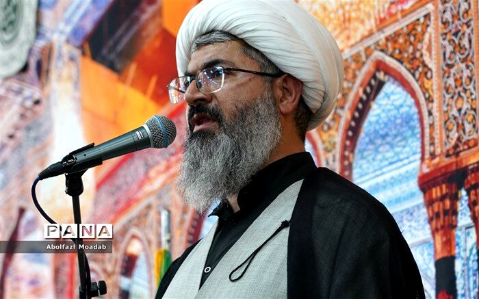 اصحاب رسانه باید به قانون و  اخلاق اسلامی پایبند باشند