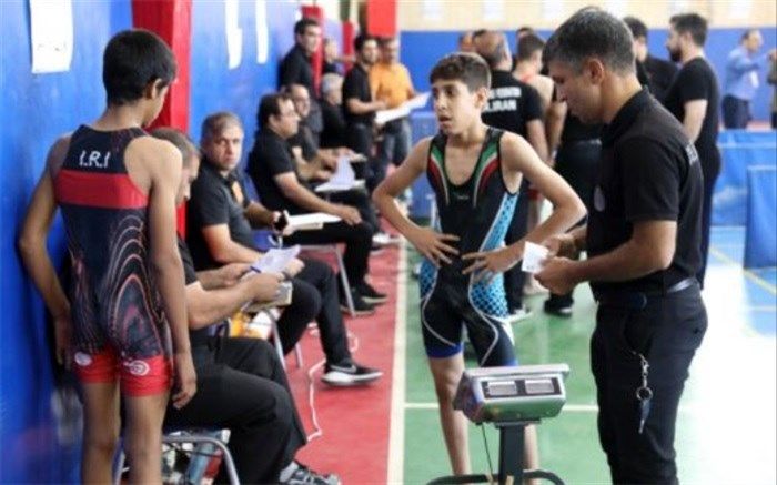 مسابقات ملی کشتی فرنگی دانش‌آموزان؛ نفرات برتر مشخص شدند