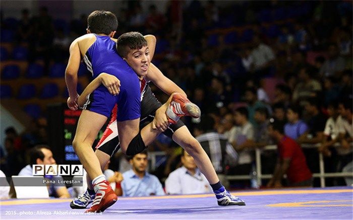 8 مدال رنگارنگ سهم کشتی‌گیران لرستانی در مسابقات کشتی دانش‌آموزان کشور