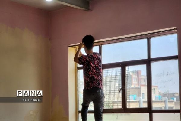 رنگ‌آمیزی مدارس ناحیه یک بهارستان با طعم کارورزی هنرستانی