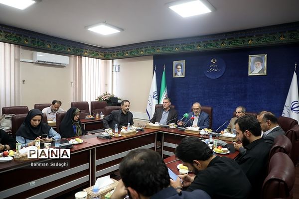 نشست خبری  معاون پارلمانی رئیس جمهور