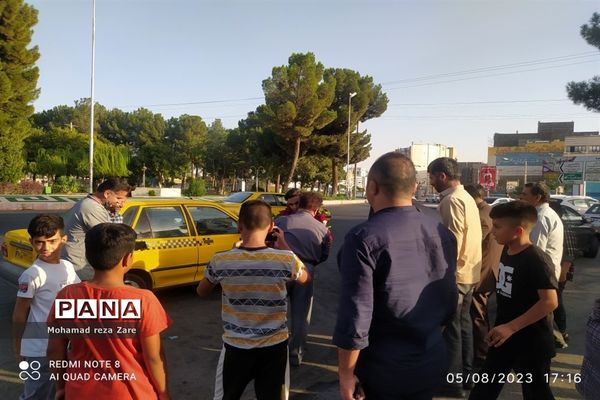 استقبال از دانش‌آموز قهرمان کشتی پهلوانی کاشمری