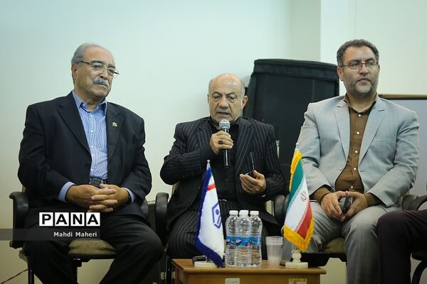 مراسم تجلیل از مناطق فعال شهر تهران در اکران‌های مدرسه‌ای فیلم‌های مستند خیرین