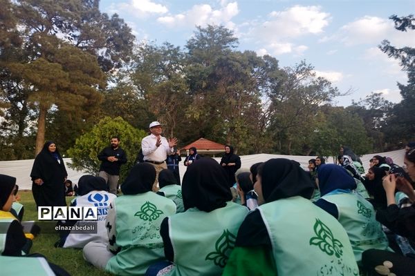 حضور دانش‌آموزان فیروزکوه در کلاس‌های آموزشی‌ اردوی یاورمربیان پیشتاز سازمان دانش‌آموزی استان تهران