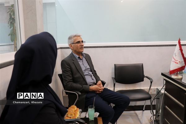 بازدید معاون سوادآموزی خراسان‌رضوی به‌مناسبت روز خبرنگار از سازمان آگهی‌های روزنامه  خراسان