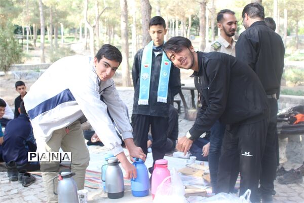 کلاس آموزشی کوهنوردی برای دانش‌آموزان عضو سازمان دانش‌آموزی  استان اصفهان