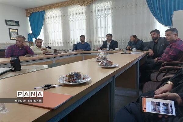 تجلیل از خبرنگاران در اداره آموزش و پرورش شهرستان خاتم