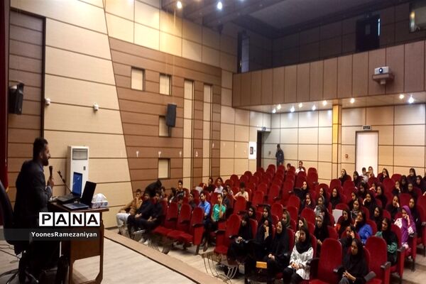 همایش بزرگ انتخاب رشته در خلیل‌آباد