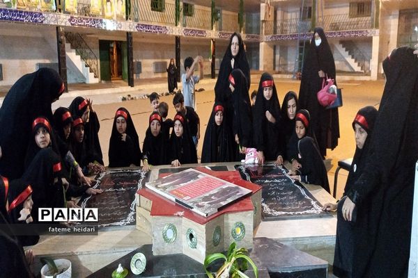 اجتماع قرآن دوستان و قرآن‌آموزان شهرستان خاتم درحمایت از ساحت مقدس قرآن کریم