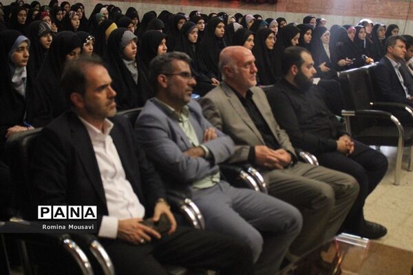 بازدید معاون امور جوانان وزارت ورزش و جوانان از اردوی طلایه‌داران فردا در تبریز