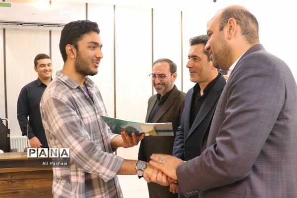 آئین تجلیل از خبرنگاران فعال ناحیه سه مشهد مقدس