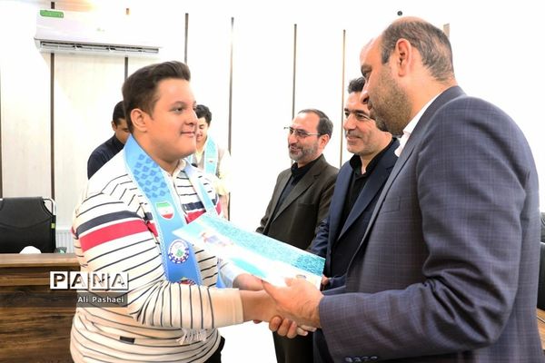 آئین تجلیل از خبرنگاران فعال ناحیه سه مشهد مقدس