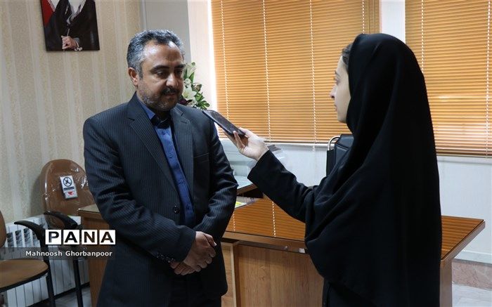 خبرنگاران کاتبان اتفاقات جامعه هستند