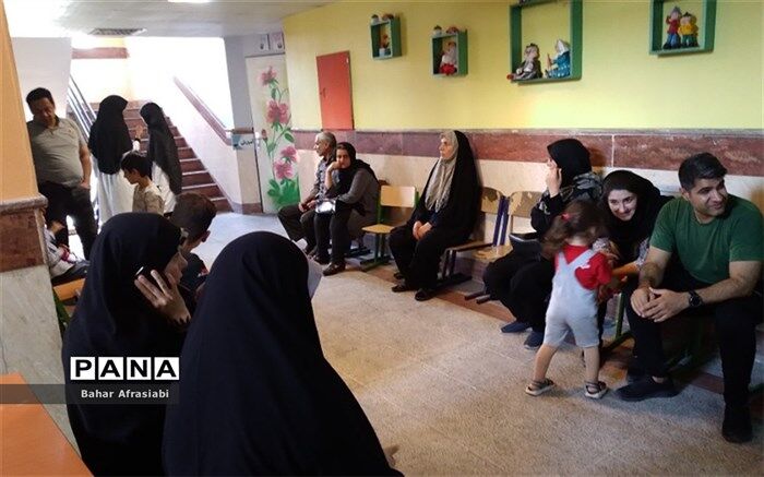 ویزیت رایگان و خدمات پزشکی در مدرسه یاس نبی شهرستان رباط‌کریم/ فیلم
