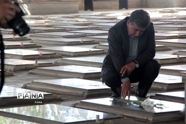 غبارروبی مزار شهدای رسانه به‌مناسبت روز خبرنگار