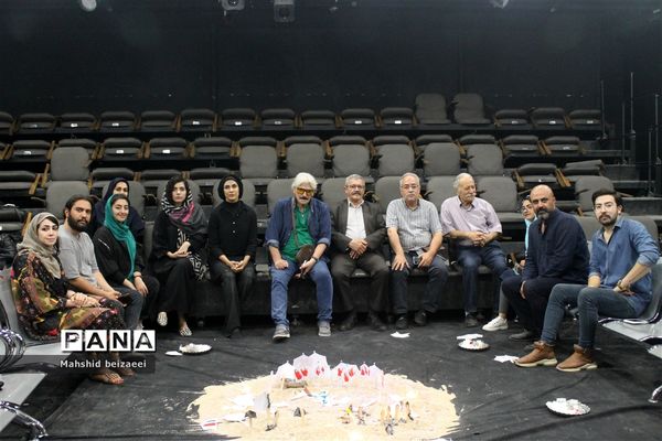 اجرای تئاتر دایره با حضور استاد رضا صابری در تالار نوری مشهد