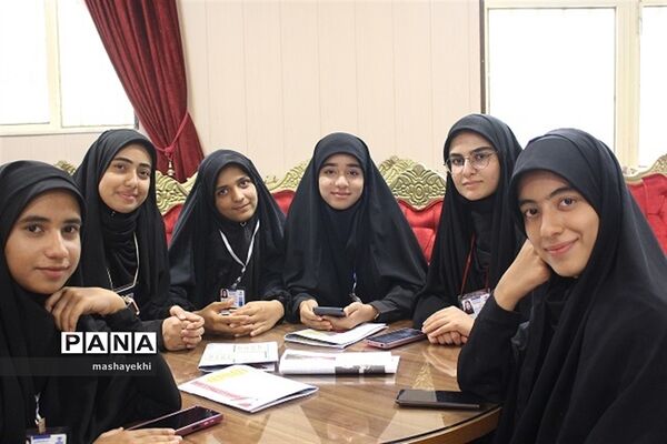 نشست صمیمی اصحاب رسانه با مدیرکل آموزش و پرورش استان کرمان