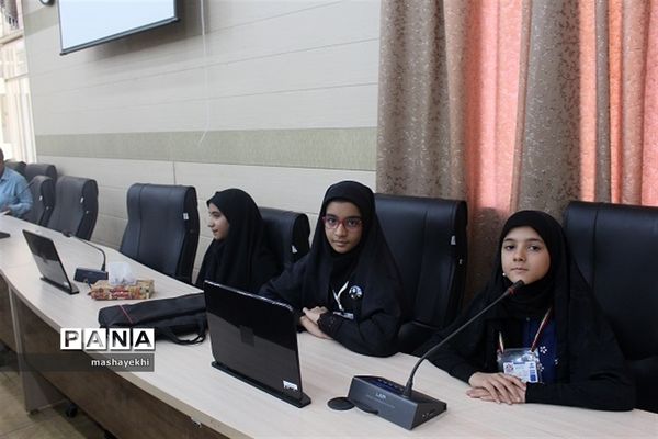 نشست صمیمی اصحاب رسانه با مدیرکل آموزش و پرورش استان کرمان