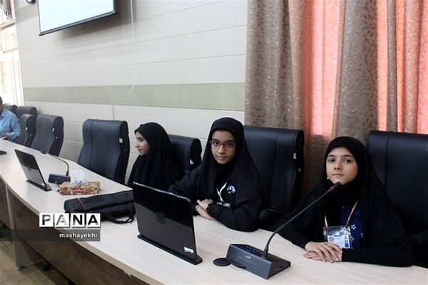 نشست صمیمی اصحاب رسانه با مدیرکل آموزش و پرورش استان کرمان