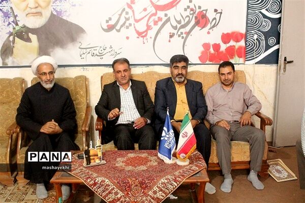 تجلیل از خبرنگاران پانا توسط رئیس رسانه و تبلیغات فرهنگ و ارشاد اسلامی کرمان