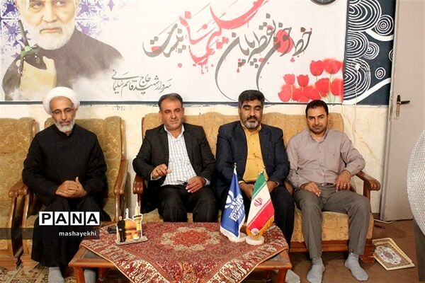 تجلیل از خبرنگاران پانا توسط رئیس رسانه و تبلیغات فرهنگ و ارشاد اسلامی کرمان