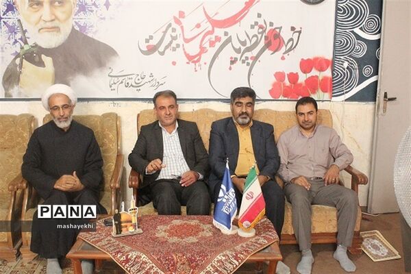 تجلیل از خبرنگاران پانا توسط رئیس رسانه و تبلیغات فرهنگ و ارشاد اسلامی کرمان