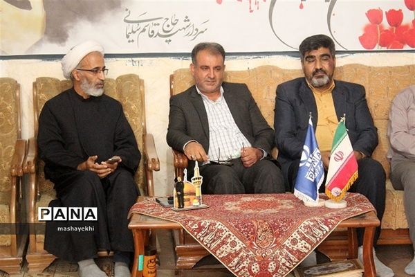 تجلیل از خبرنگاران پانا توسط رئیس رسانه و تبلیغات فرهنگ و ارشاد اسلامی کرمان