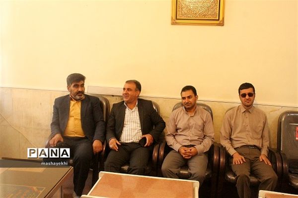 تجلیل از خبرنگاران پانا توسط رئیس رسانه و تبلیغات فرهنگ و ارشاد اسلامی کرمان