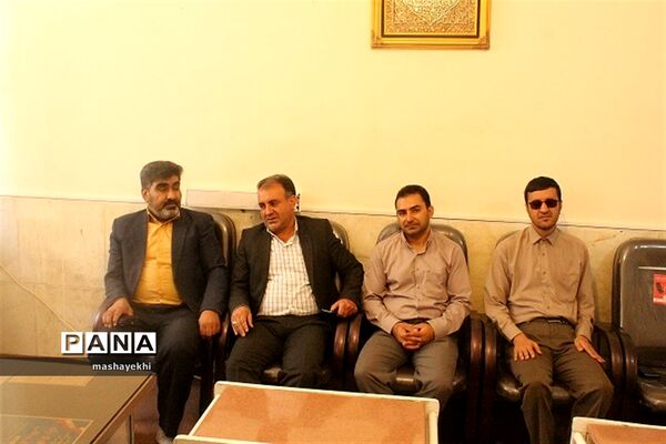 تجلیل از خبرنگاران پانا توسط رئیس رسانه و تبلیغات فرهنگ و ارشاد اسلامی کرمان