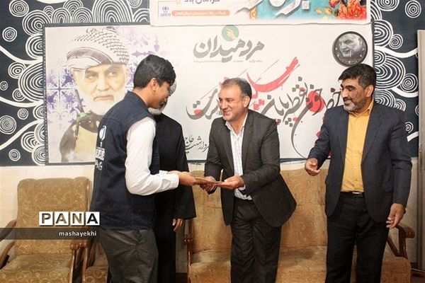 تجلیل از خبرنگاران پانا توسط رئیس رسانه و تبلیغات فرهنگ و ارشاد اسلامی کرمان