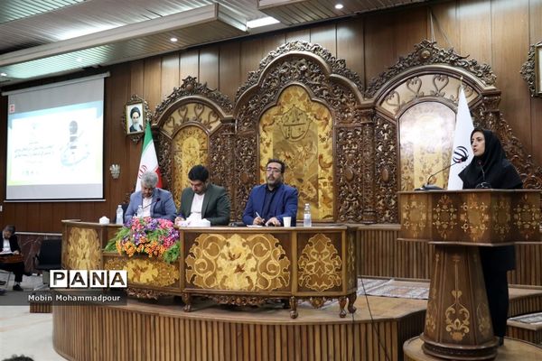 نشست صمیمی مدیرکل فرهنگ و ارشاد اسلامی آذربایجان شرقی با اصحاب رسانه