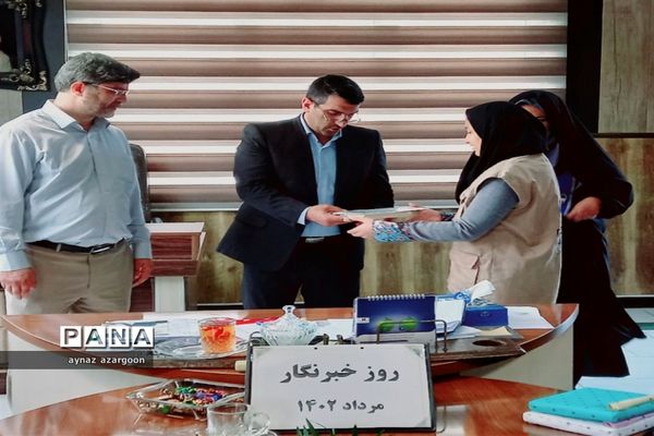 تجلیل از خبرنگاران خبرگزاری پانا در قائمشهر