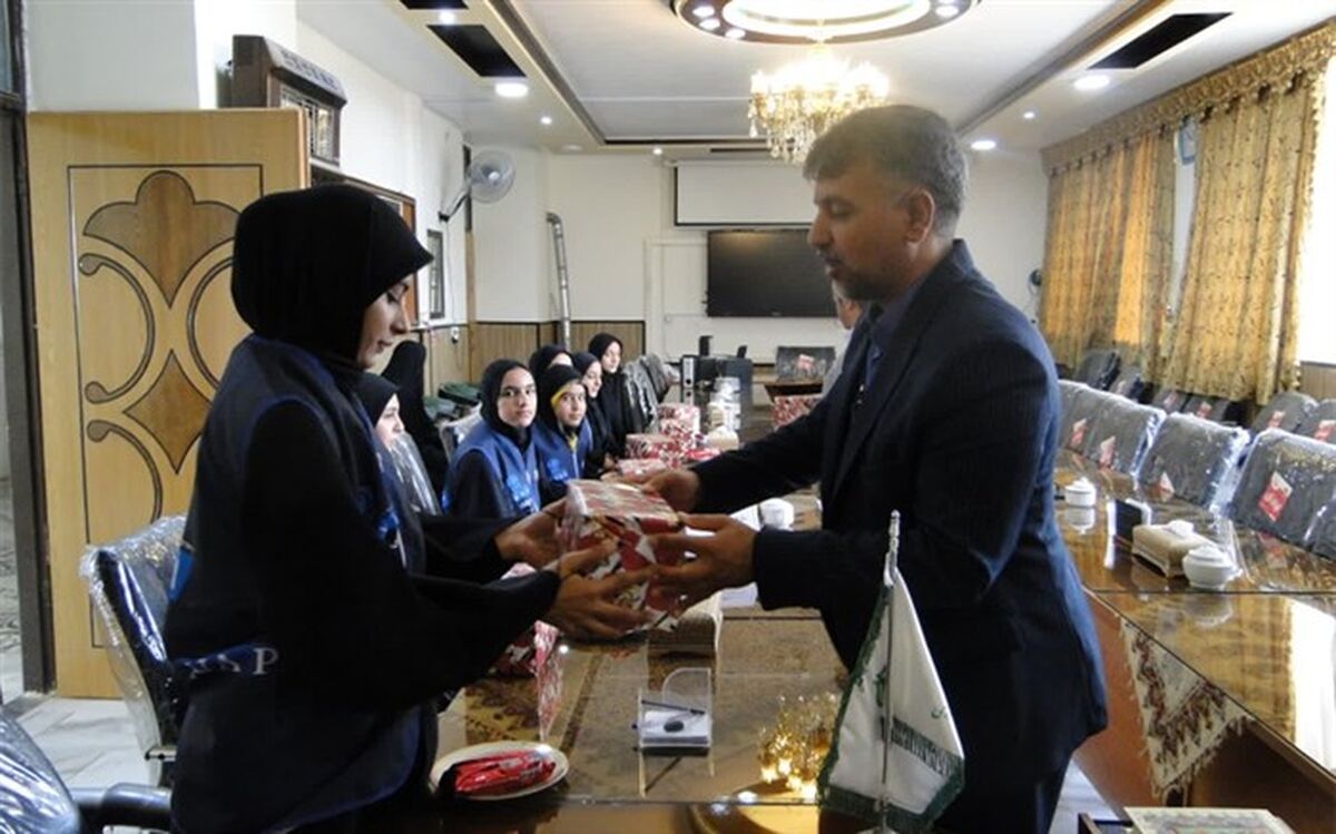 تقدیر از دانش‌آموزخبرنگاران برتر شهرستان ورزنه
