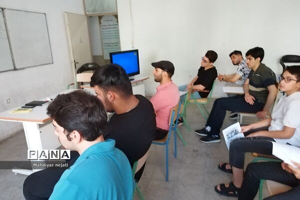 برگزاری کارگاه مشاوره کنکور و روش‌های نوین مطالعه در دبیرستان پسرانه سما رودهن