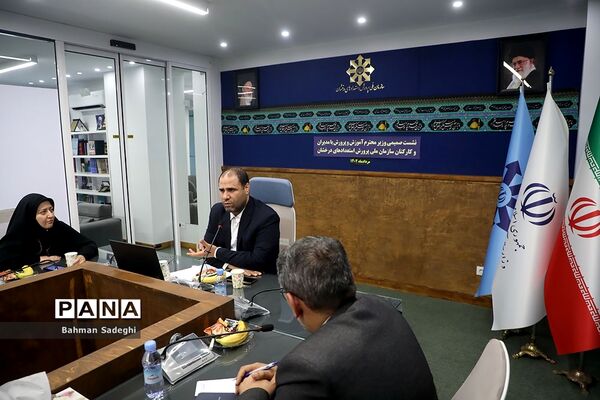 بازدید وزیر آموزش و پرورش از سازمان ملی پرورش استعدادهای درخشان