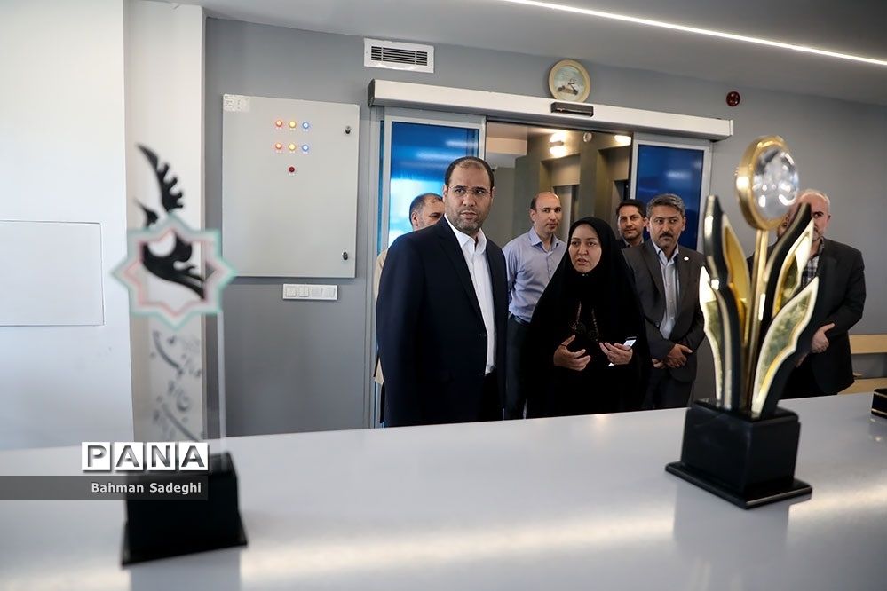 بازدید وزیر آموزش و پرورش از سازمان ملی پرورش استعدادهای درخشان